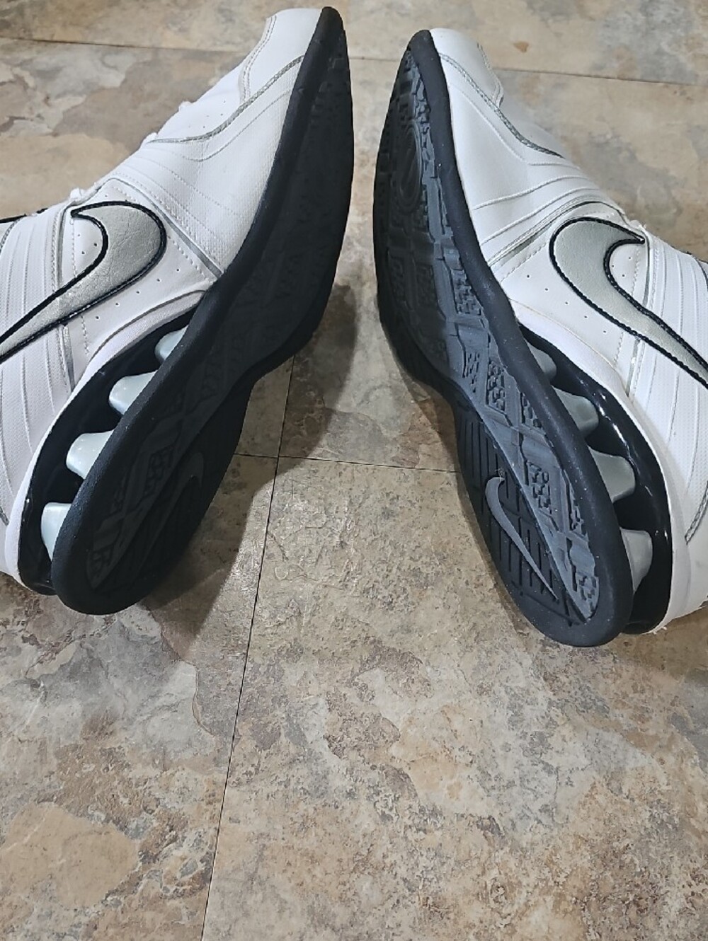 Nike Men’s White and Black Leather Athletic Trainers - Picture 11 of 14